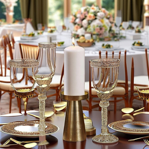 Portavelas Metálicos, Faroles y Portavelas de Cristal - Centros de Mesa Altos Dorados Hechos a Mano, Duraderos y Ecológicos para Bodas y Cumpleaños - Product Image 2