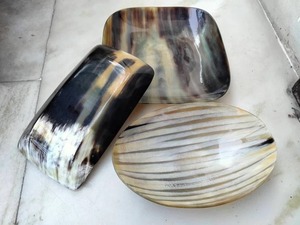 Plateau de service en corne de buffle naturelle, 3 pièces, formes et tailles différentes, plateau de rangement artisanal, qualité exceptionnelle - Product Image 5