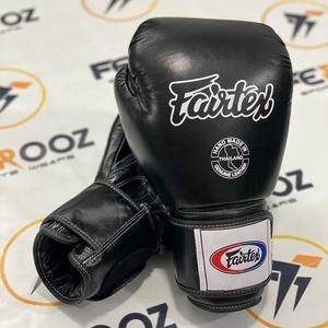 Gants de boxe Fairtex blancs avec logo personnalisé, pour entraînement, sparring et combat, 100% cuir véritable, Muay Thai - Product Image 2