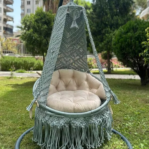 Fauteuil suspendu en macramé bohème fait main - Product Image 1