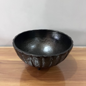 Tazón Decorativo de Aluminio Hecho a Mano, Acabado Negro Texturizado, Tazón Redondo para Servir, Centro de Mesa para Decoración del Hogar - Product Image 1