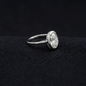 Anillo Solitario de Diamante Ovalado de Lujo de 3.5ct, Oro Blanco de 18k, Certificado IGI, Anillo de Compromiso y Boda Minimalista de Alta Quilates - Product Image 3