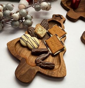 Plateau cadeau en bois de luxe pour le Ramadan avec trois bols carrés pour noix et en-cas, design minimaliste, finition polie. - Product Image 4