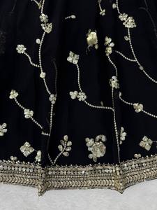 Conjunto de Lehenga de Georgette Fox para Boda India con Bordado de Lentejuelas, Blusa Sin Coser, Dupatta de Red Suave con Diseño de Mariposa y Falda Acampanada de Gran Volumen - Product Image 3