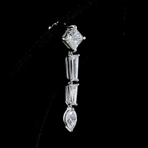 Boucles d'oreilles pendantes classiques de mariage et de fiançailles en or 10K 14K 18K et argent 925 935, serties de diamants de laboratoire taille princesse, baguette et marquise - Product Image 4