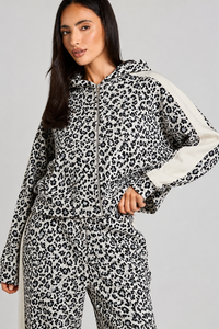 Sweat à capuche zippé pour femme, imprimé léopard blanc et noir, en polaire premium, streetwear décontracté, tissu doux, sweat à capuche personnalisé, saison hiver pour femme - Product Image 3