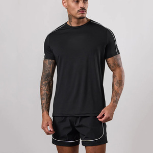 Ensemble t-shirt et short homme noir personnalisé avec logo OEM, passepoil contrasté, tissu respirant, 2 pièces, ensemble été pour homme - Product Image 1