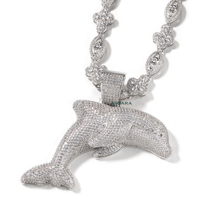 Colgante de Delfín en Plata 925 con Baño de Rodio y Moissanita, Diseño de Pez, Unisex, de Lujo, para Uso Diario - Product Image 3