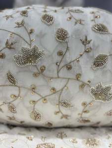Tissu en soie brodé de perles le plus vendu pour robes de réception ou robes de fiançailles, disponible au prix d'usine - Product Image 4