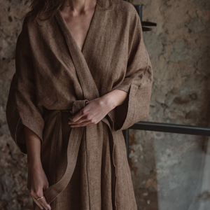 Robe Kimono pour Femme, Simple, Écologique, Faite à la Main, 100% Lin, Col en V, Volants, Coupe Ample, Longueur Genou - Product Image 3