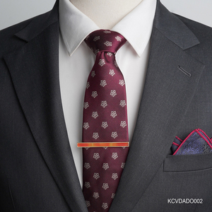 Pisacorbatas de Lujo con Ágata Roja y Baño de Oro de 18K para Hombre - Gema de Feng Shui Masculina |   KCVDADO002 |   Colección Tinh Vu - Product Image 4