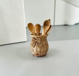 Contenedor de mimbre con diseño de lazo para almacenamiento, soporte de ratán para utensilios de cocina, cuchillos, tenedores, botellas de vino y exhibición. - Product Image 1