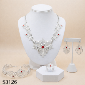 Ensemble de bijoux de mode vintage de la collection du fabricant indien 2024 cuivre plaqué or 24 carats comprenant des broches de collier conçues par les États-Unis - Product Image 4