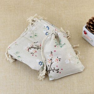 Customized Eco-friendly Organic Cotton <b>Mini</b> Letter Pattern Drawstring Muslin Shopping Bag with Rope Handle for Promotional Gifts - Product Image 6