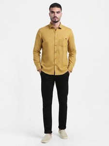 Chemise décontractée en coton uni couleur moutarde pour homme, manches longues, col boutonné, tissu popeline respirant, idéale pour le printemps - Product Image 1