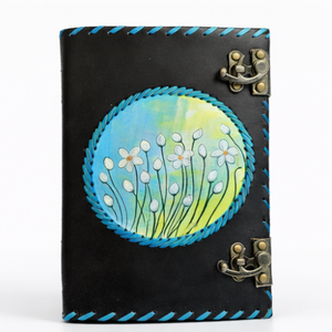 Diario de Cuero Genuino Pintado a Mano, Cuaderno Vintage con Arte Floral Azul, Doble Cierre Metálico, Cordón de Cuero, Tapa Dura, 8x6 Pulgadas - Product Image 1