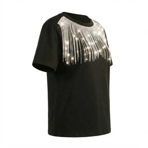 Camiseta Negra Unisex Vintage Extra Grande con Lentejuelas y Flecos, Cuello Redondo, Manga Corta, Corte Regular, Tela de Rizo, 100% Algodón - Product Image 2