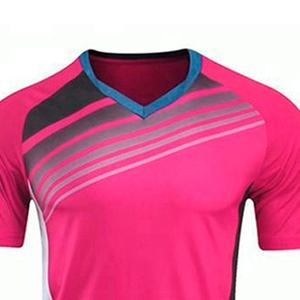 Ensemble de football personnalisé uniformes de football respirants pour hommes femmes vêtements de sport personnalisés ensemble de football tendance col en V à manches courtes - Product Image 4