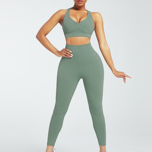Ensemble de yoga sans couture personnalisé avec logo, leggings taille haute et brassière de sport pour femme, tenue de sport 2 pièces pour gym et fitness, ajustement OEM - Product Image 3