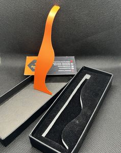 Saaqaans Enterprises - Navaja de Afeitar Profesional Curva, Acabado Naranja, Acero Inoxidable, Ligera, de un Solo Filo, con Cuchilla Reemplazable, para Barbería - Product Image 5