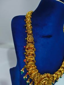 Collier de temple traditionnel indien du sud en or massif 22 carats, modèle Lakshmi Kasu Mala, fait main, avec pendentif pièce de monnaie déesse, long collier Haraam pour mariages - Product Image 3