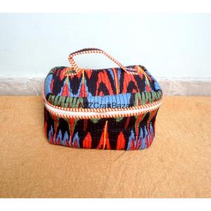 ชุดกระเป๋าเครื่องสำอางลายดอกไม้สีเหลืองพิมพ์ลายสกรีน 3 ชิ้น ยี่ห้อ Quince Life Cotton Quilted Casual รุ่น Heartbeat - Product Image 2