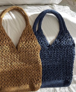 Sac fourre-tout en raphia fait main au crochet, sac à bandoulière léger pour la plage - Product Image 1