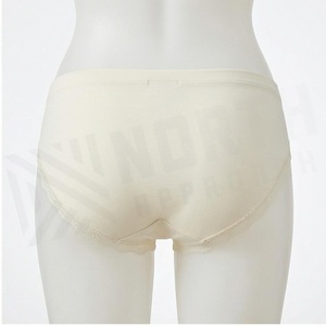 Ensemble de yoga 2 pièces imprimé papillon bleu avec finition dorée, body à col en V profond et jupe portefeuille longueur genou - Product Image 2