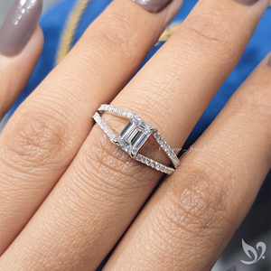 แหวนแต่งงานเพชรแล็บทรงเหลี่ยมมรกต 1 กะรัต ดีไซน์หรูหรา ประดับเพชรแบบไมโครเพฟ ทองคำขาว 10K รับรองโดย IGI - Product Image 5