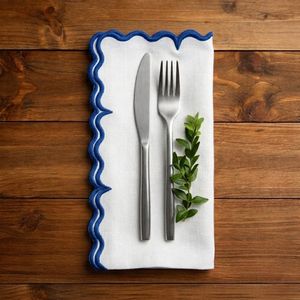 Servilleta de tela de algodón elegante color azul real con borde festoneado para cenas, bodas y restaurantes - Product Image 2
