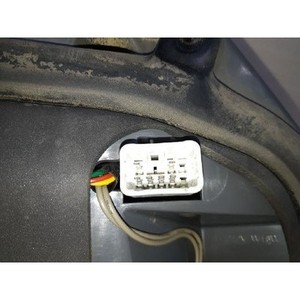 ไฟท้ายมือสองของรถยนต์อีควัส ขวา รุ่น 924023N000 - Product Image 5