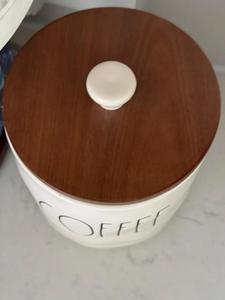 Moderno Recipiente para Guardar Café con Tapa de Madera con Acabado Brillante, Sellado Seguro, Organizador Minimalista para Encimera, Elegante Contenedor de Cocina - Product Image 4