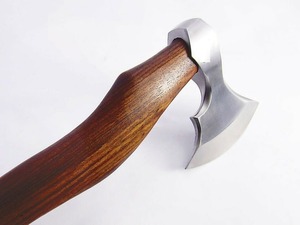 Hacha Tomahawk Forjada a Mano de BA Enterprises, Hoja de Acero con Alto Contenido de Carbono, Mango de Madera, Herramienta de Supervivencia, Carpintería, Jardinería y Poda 1 - Product Image 3