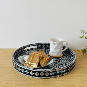 Plateau décoratif artisanal en nacre noire avec incrustation de coquillages, design d'inspiration arabe, pour un intérieur de maison de luxe - Product Image 6
