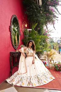 Lahenga Choli Dupatta Vintage para Fiesta, Seda Vichitra Pura, Bordado hasta el Suelo - Product Image 2