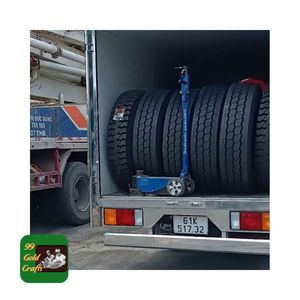 Neumático Radial Sin Cámara para Camión, 235-255 mm, para Mantenimiento y Reparación de Flotas - Product Image 1