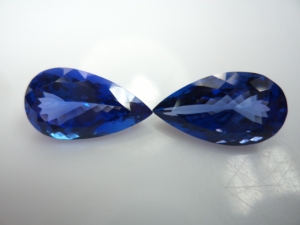 พลอยแทนซาไนต์ทรงลูกแพร์คุณภาพพรีเมียม PDM Gems เกรด 3A จำนวน 2 เม็ด (ประมาณ) 10 กะรัต สำหรับการผลิตเครื่องประดับตามสั่ง - Product Image 4