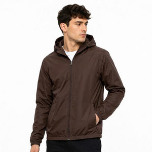 Veste imperméable légère de haute qualité avec logo personnalisé, veste coupe-vent en polyester à séchage rapide pour hommes, idéale pour les voyages et la randonnée - Product Image 1