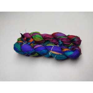 Ruban en soie de sari recyclé multicolore, bande de tissu artisanale pour le tissage et les travaux manuels - Product Image 2