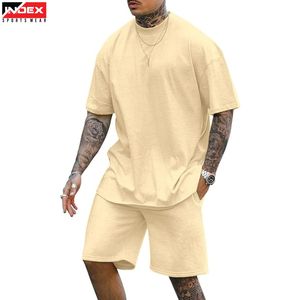 ชุดเสื้อยืดและกางเกงขาสั้นผู้ชายจากโรงงานโดยตรง ชุดกีฬา สกรีนโลโก้ได้ ชุดออกกำลังกาย วัสดุเบาสบาย ระบายอากาศได้ดี - Product Image 1