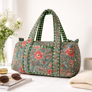 Bolsa de Viaje Acolchada de Algodón con Estampado Floral Verde, Cierre de Cremallera, Asas Dobles |   Bolsa de Viaje Ligera Unisex de 20-35L para Fin de Semana - Product Image 1