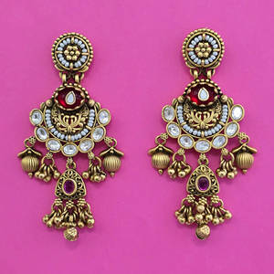 Pendientes de Perlas Antiguas Hechos a Mano de Última Moda con Baño de Oro Mate 233127 - Product Image 2