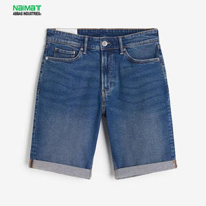 Shorts en jean bleu slim fit pour homme, décontractés d'été, en coton stretch, coupe mi-longue, en denim délavé, avec ourlet replié - Product Image 1