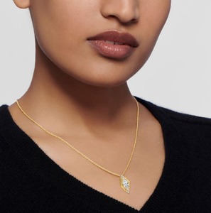 Exclusivo Colgante Art Deco con Diamante Cultivado en Laboratorio de Corte Radiante y Triangular de 2.34 CTW en Oro Rosa de 9K - Product Image 5