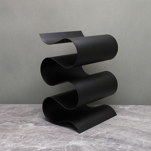 Porte-bouteilles d'angle moderne en métal pour bouteilles de vin et verres, écologique, fait main, prêt pour les fêtes, décoration intérieure - Product Image 3