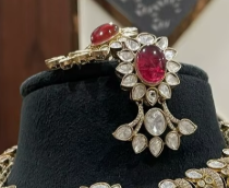 Ensemble collier et boucles d'oreilles en laiton plaqué or classique de qualité supérieure avec moissanite pour femme, idéal pour les mariages, les anniversaires et les soirées - Product Image 2