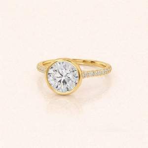 Anillo de Compromiso de Moissanita de Calidad de Exportación Exclusiva para Propuesta de Matrimonio, Aniversario y Ocasiones de Regalo Disponible al Mejor Precio - Product Image 2
