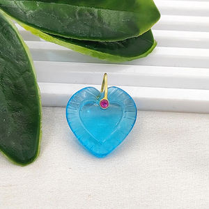 Colgante de Calcedonia Azul con Forma de Corazón de 20mm, Amuletos Tallados a Mano, Chapado en Oro, para Fabricación de Joyería - Product Image 2