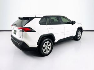 รถยนต์ RAV4 SUV ครอสโอเวอร์ ขับเคลื่อนสี่ล้อ ใช้งานได้อย่างราบรื่น - Product Image 1