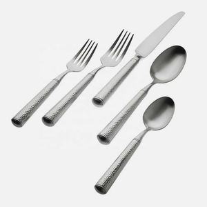 Salle à manger moderne, Logo personnalisé, poignée en métal ovale épais, mariage Royal, couverts de luxe élégants en acier inoxydable - Product Image 1